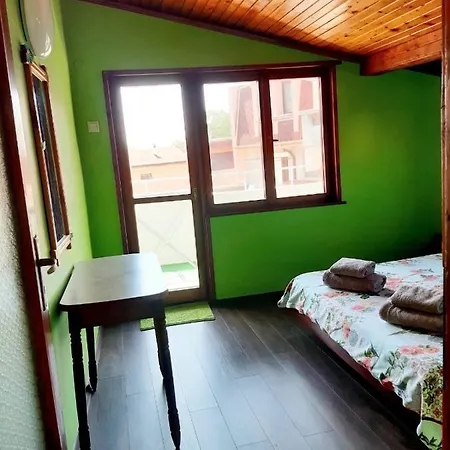 Floor In The Center Of Daire *