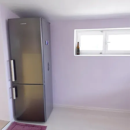 Floor In The Center Of Apartmán