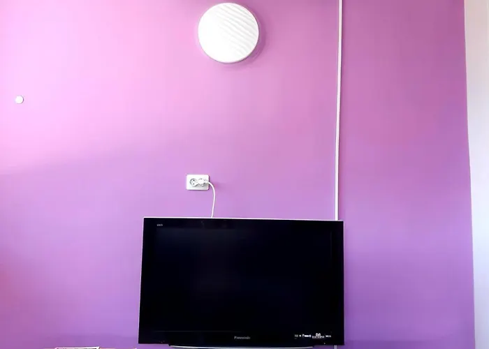 Floor In The Center Of Apartman